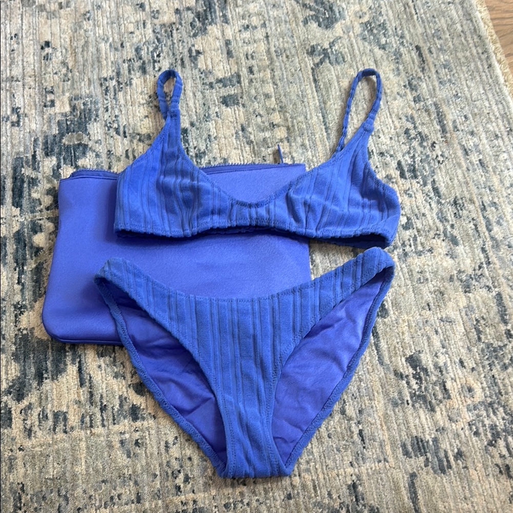 TRIANGL SWIMSUIT SET